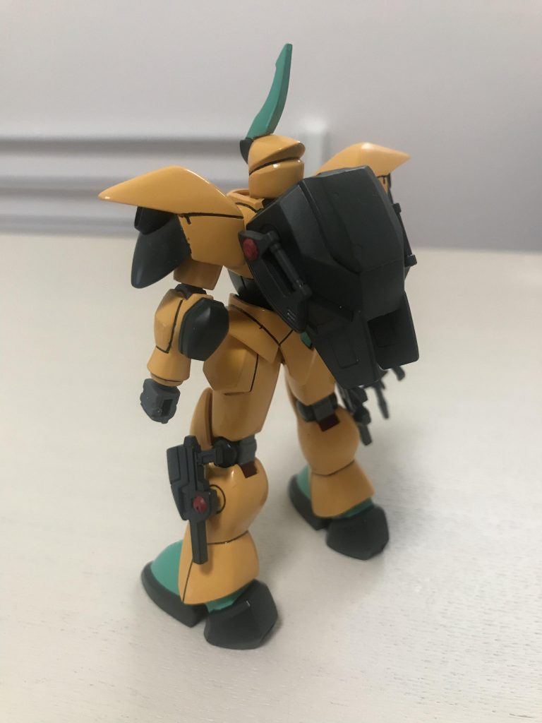 背部の大型バックパックはそのままです。時短です。バーニヤ部分がグリーンだったりするのもありましたがそのままとしました。