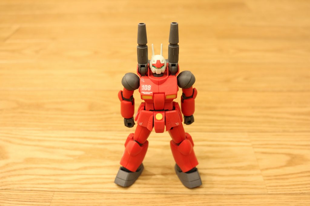 今っぽいスマートなプロポーションですが、マッチョなシルエットがかっこいい。