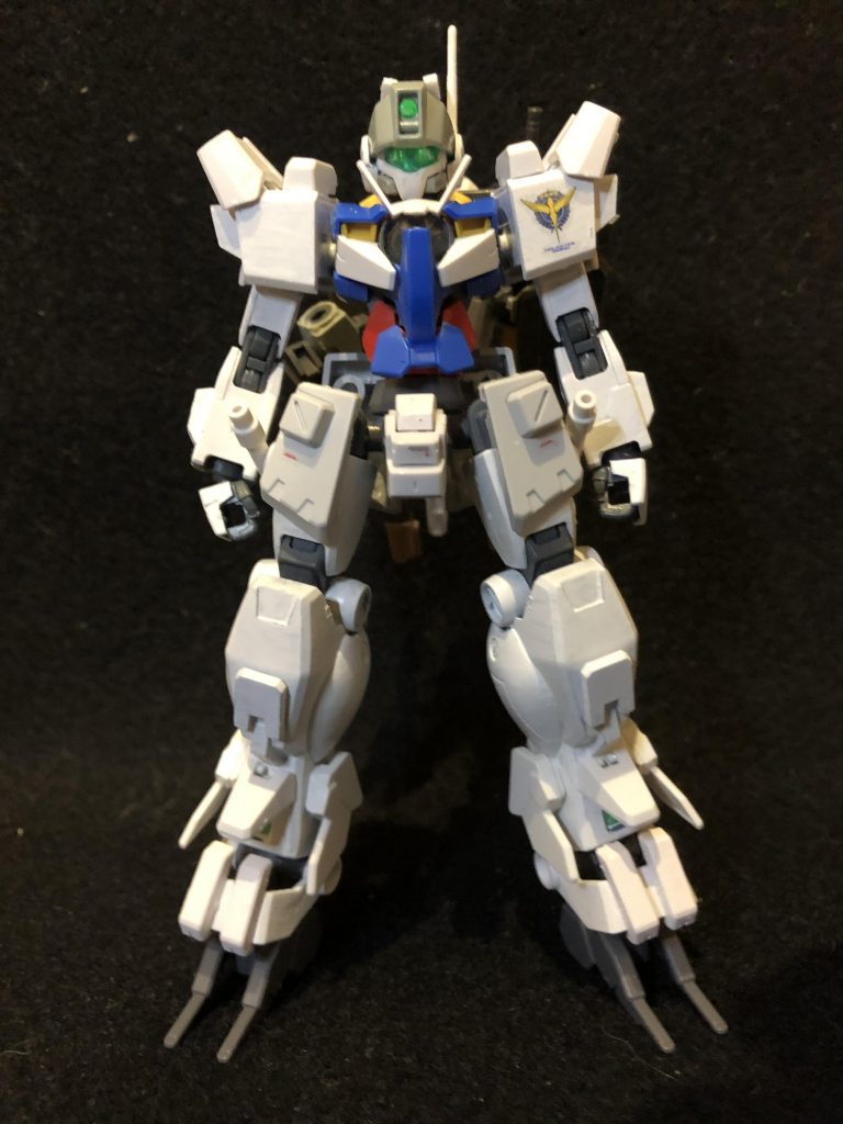 正面。重々しい下半身は宇宙では運用できないことを体現しています。