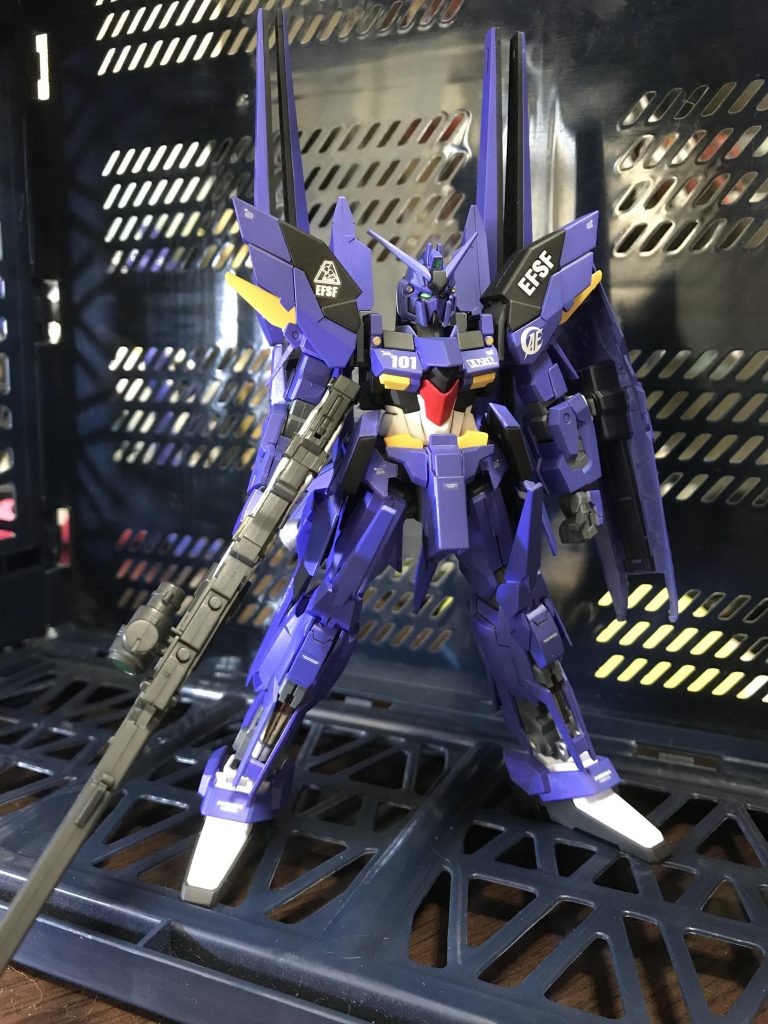 原因不明の空間転移により、いくつかの並行世界が一つになった世界。
月のアナハイムエレクトロニクスと
マオインダストリー
木星圏より迫る未知の勢力に対抗すべく協力することに。
その最初の機体がデルタカイにブラッ◯ホールエンジンを搭載したバニシングデルタである。
という盛大な妄想であります✨