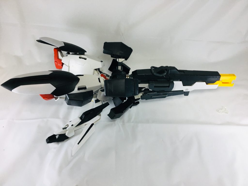 スローネのパーツとキュリオスの足でそれっぽく。
最初はガデラーザを小型化した……ぐらいのノリで作りだしましたが
それっぽく形になったので満足満足。
今回はこれぐらいで。
最後まで見ていただきありがとうございました。