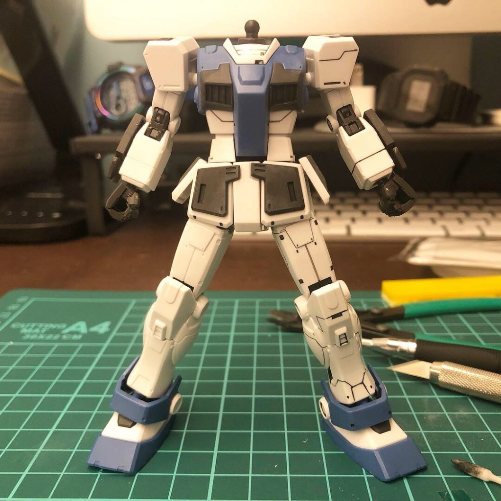 スジ彫りはクレオスのラインチゼル@0.3mm。1/144スケールだとちょっと太い印象。