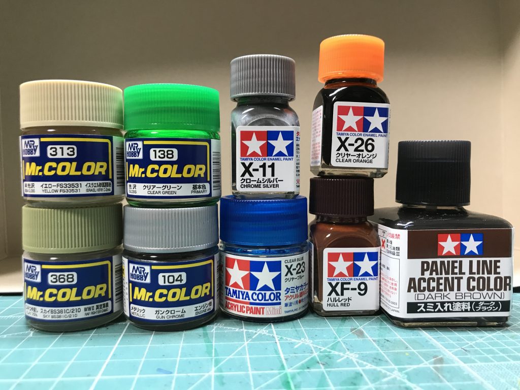 今回使った塗料。
関節はメカサフのスーパーヘヴィです。