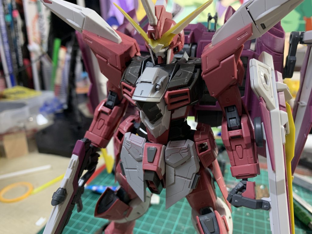 腰フロントアーマーはプラ板にてディテールを追加して1ミリ大型化してます