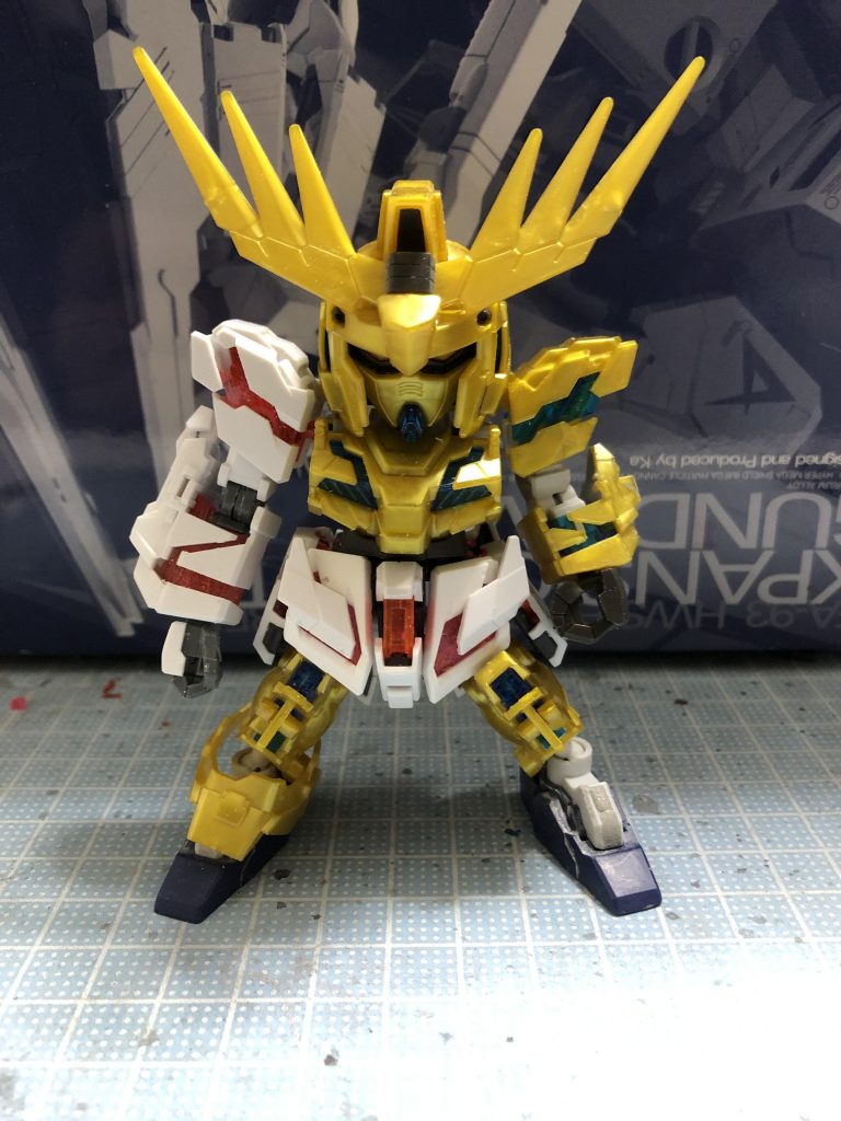 腕はバランスが合うように短縮化しています。