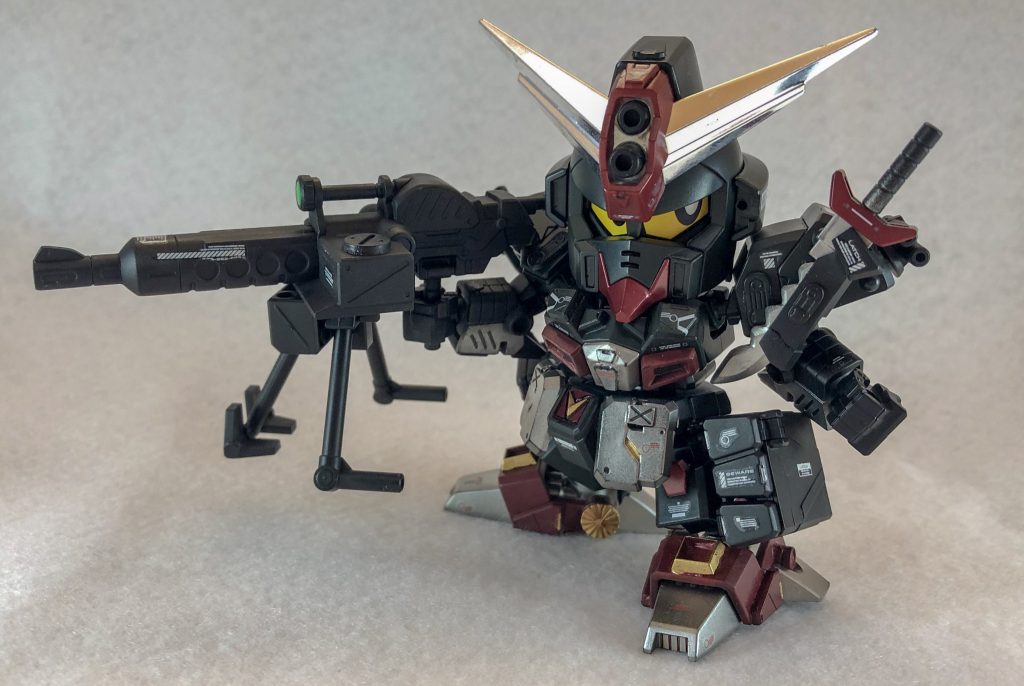 軽装はVコマンドガンダムを意識して、下半身に追加装甲を加えています。