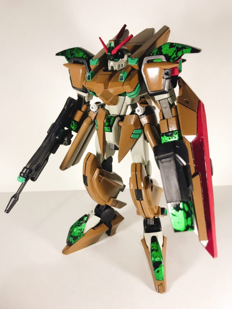 【正面】
肩部はレーゲンっぽく小改造。脚部にスローネ、腰にカオスの一部を使用しています。