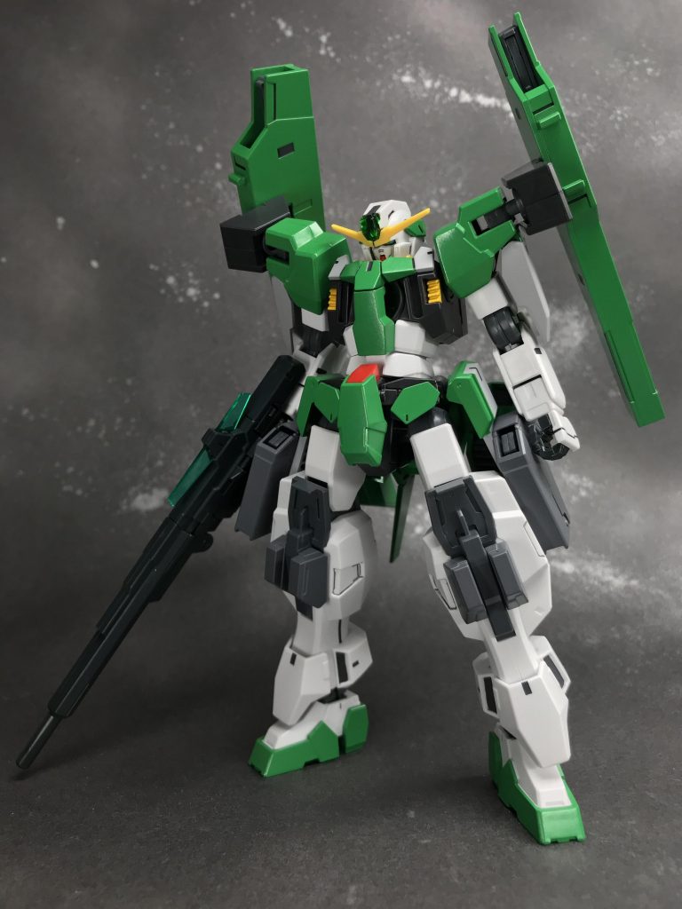 自分のイメージではこれが基本装備という感じです。狙撃・制圧射撃等、バランス良く戦うことができ、射撃寄り万能機という感じ。
また、胸のコンデンサは見えるようにしたいというこだわりがありました笑