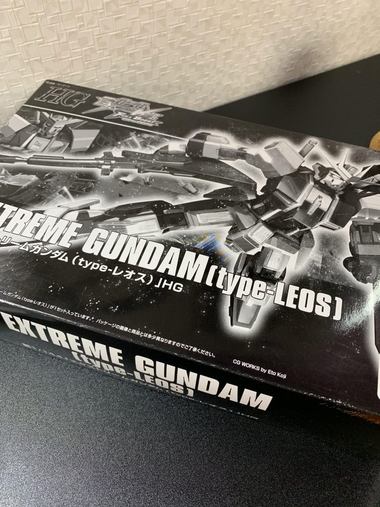 これを作るにあたっての苦労ですが、まずベースとなるはずだったエクストリームガンダムが店頭にどこにも見当たらなかったことです笑どこ探しても見つからなかったので、最終的に中古屋に売っていたプレバン限定のエクガンを使ってしまいました。モッタイネ–( ゚д゚)