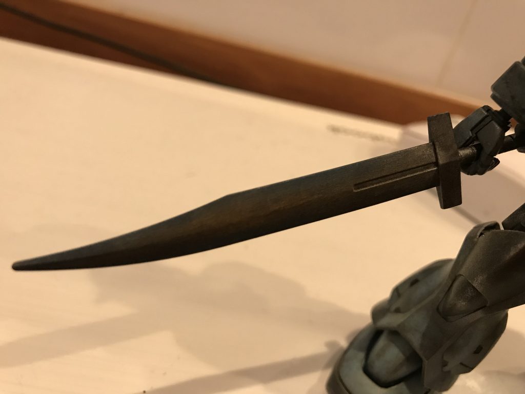 ヒートサーベル。ヒートしてないけど。過去にヒートさせての使用を繰り返した故の焼けを適当に表現してみました。