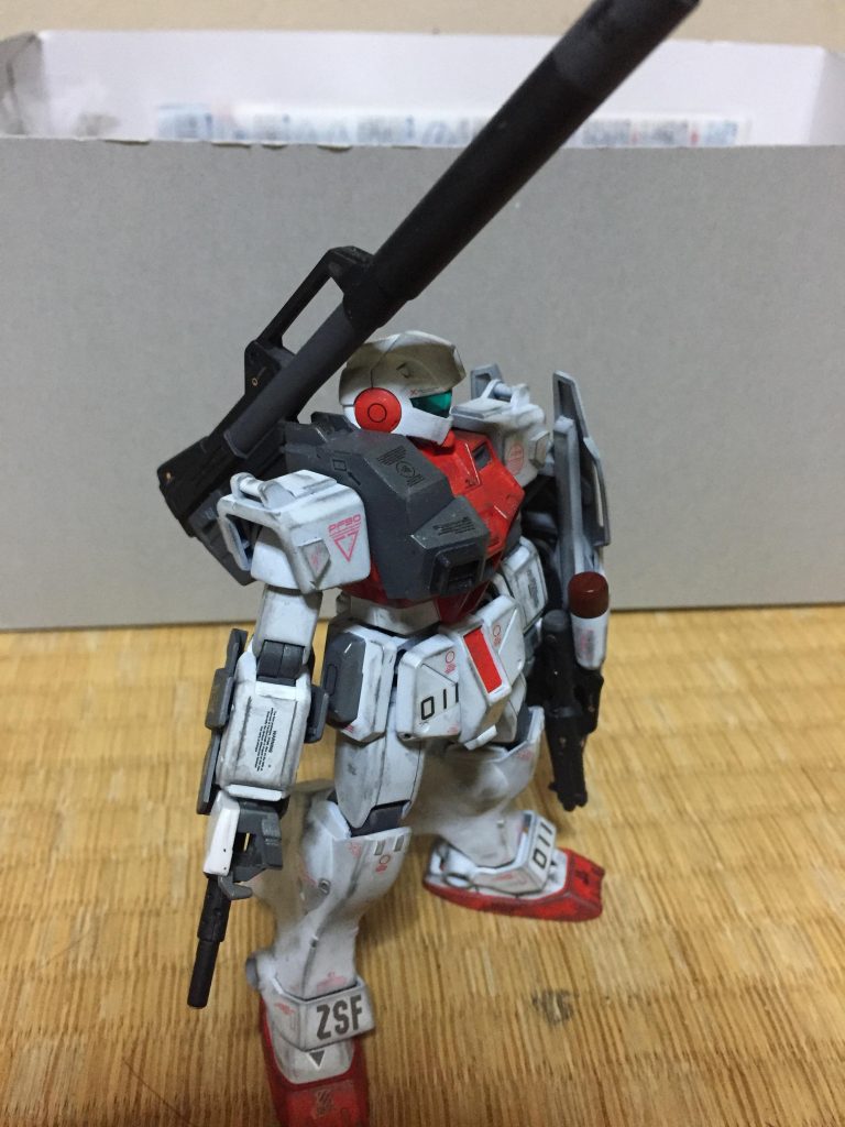 キャノンはハイパーバズーカを元にでっち上げました。
その他はプラ板と市販パーツで仕上げました。