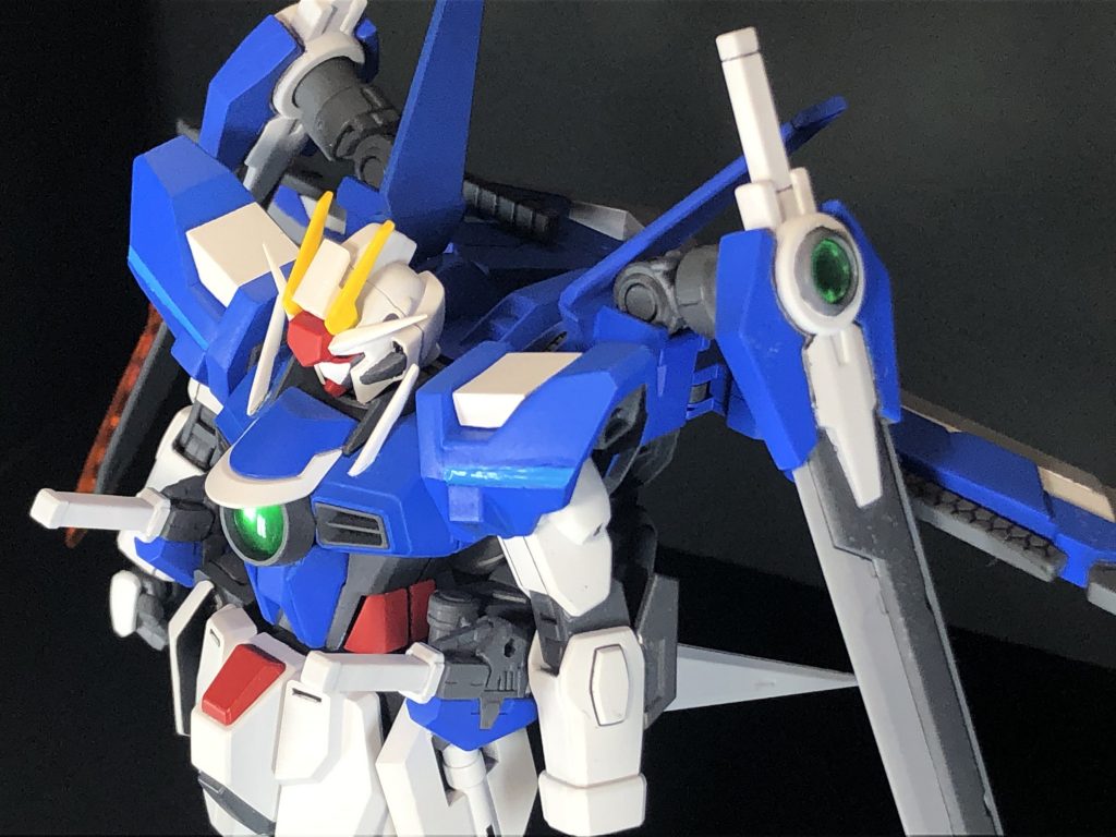 「GN-X10S スカイフリーダムガンダム」が近接戦闘用パック「オルフェイスソードパック」を装備した新形態。V字に伸びた二本の大型クラビカルアンテナや、大型GNコンデンサーを内蔵した武装の追加によって、粒子制御能力やセンサー系統が大幅に強化。より直感的なモーションが可能となった。