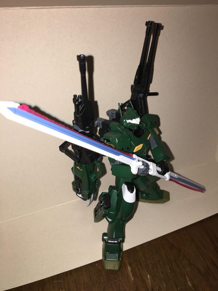 稼動域も良いキットなのでしっかりとエクスカリバーを保持してポージングも出来ます
楽しいキットです