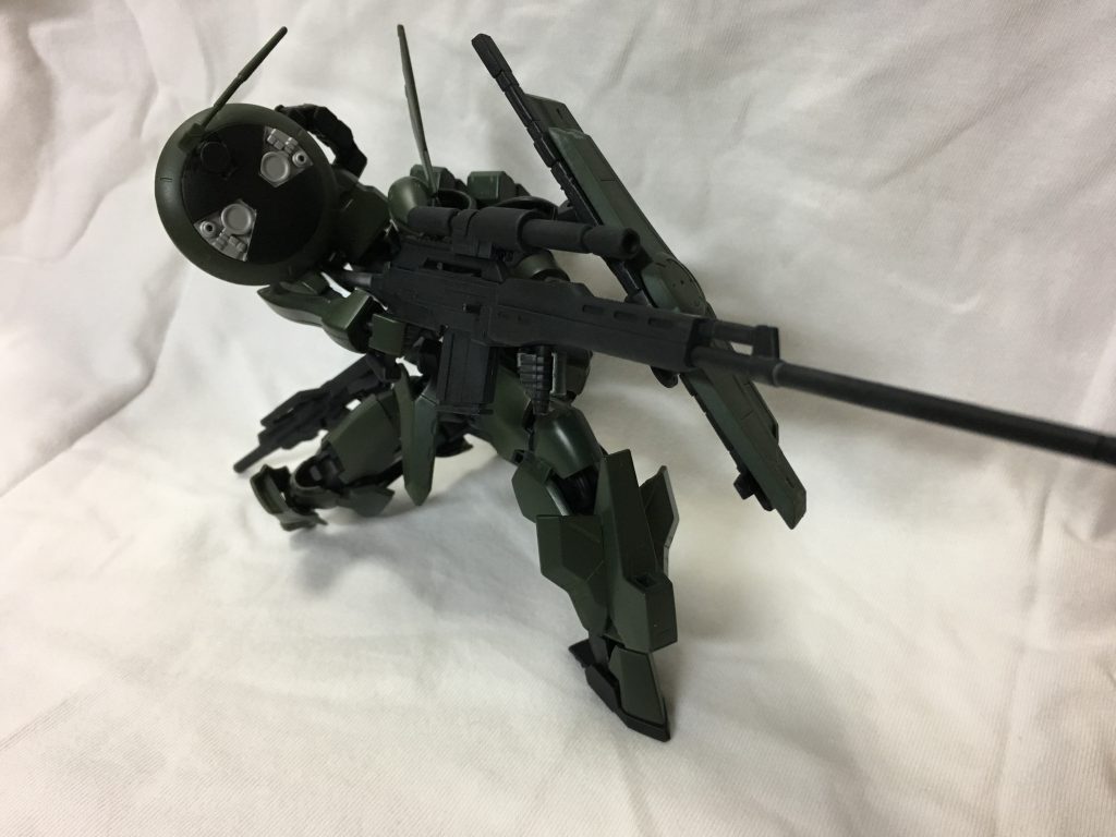 狙撃姿勢
グリムゲルデをスナイパーカスタムに選んだ理由の1つがこの姿勢を自然にさせることができるから、というのがあります