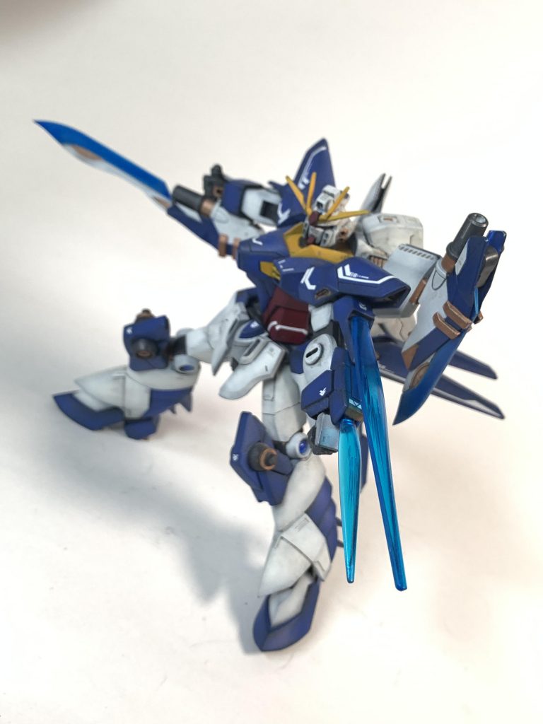 ブレードトンファー装備のインファイトモード。拳打の瞬間に肩部&腕部のバーストスロットから余剰エネルギーを放出する「バーストナックル」で敵機を貫通粉砕するぞ！