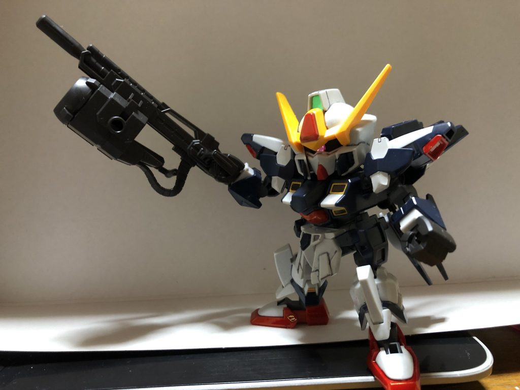 からのメガカノン。片腕でも保持がしっかりできるのでこのように持ち上げられます