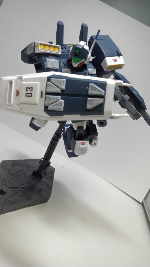 (普通の塗料の上からシタデルは弾いてムラになるんですね…次から気をつけよう)