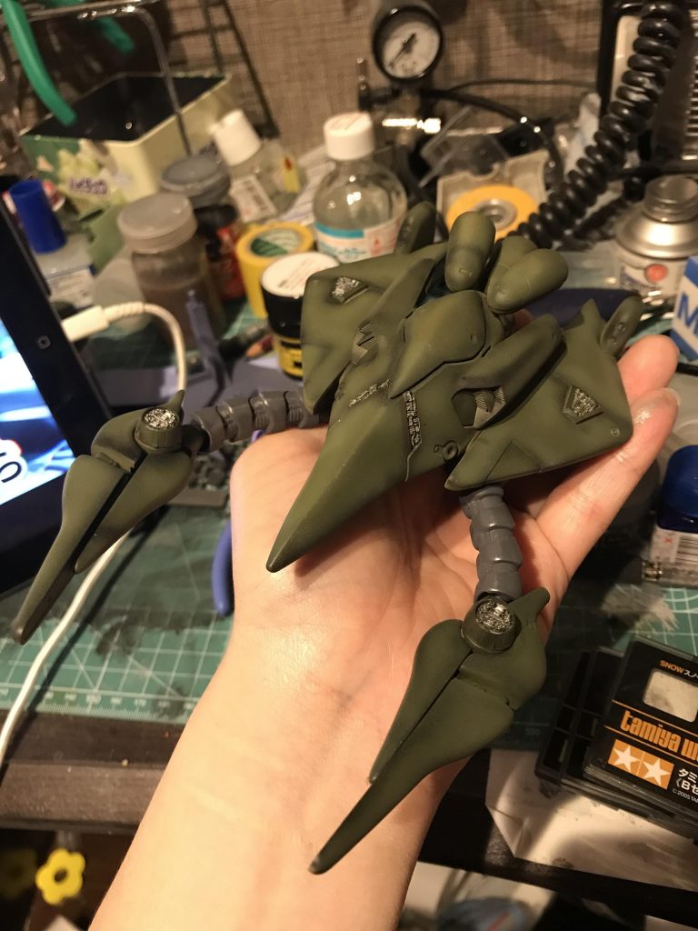 ダークグリーン、カーキグリーンでグラデーションしました