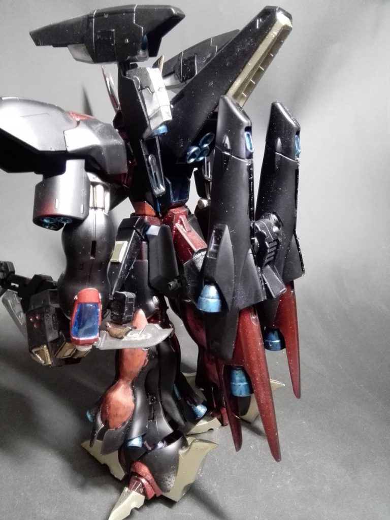 背面です。
ブースターがついてるので鈍重そうな外見にだまされると一気に詰め寄られます。