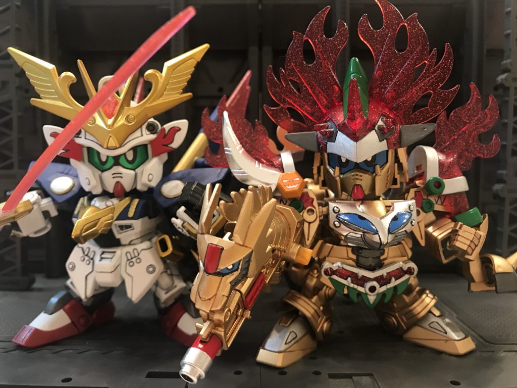 千力頑駄無は、ほかの「誰々の生まれ変わり」超将軍と違って千生将軍本人なので、やはり本体色は金色です！