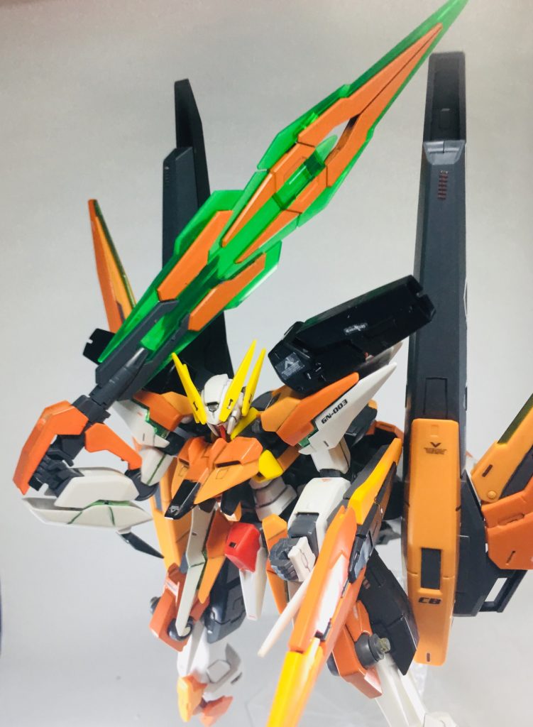 本体のGNドライブを合わせ、4個ドライブを順序よく回すことにより、長時間のトランザムも可能。
そして、GNバスターソードを振り回す。
少し迷惑。