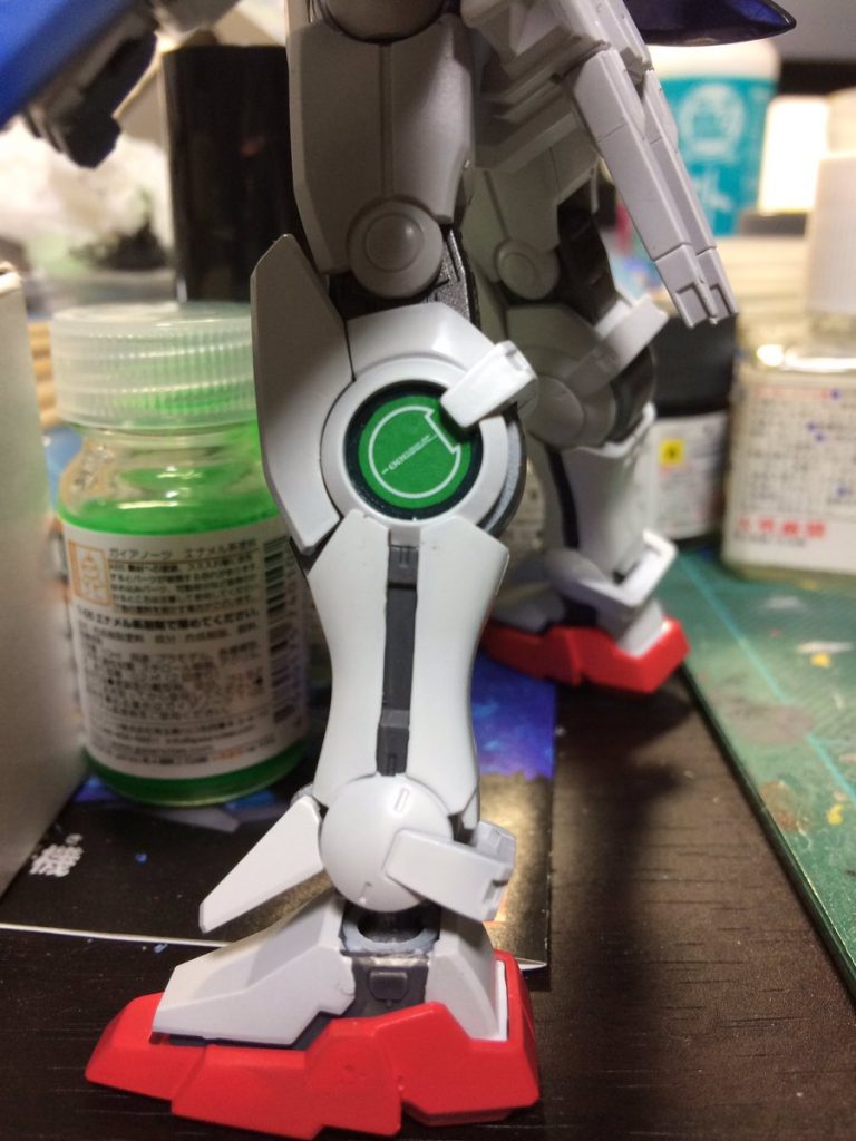 RGの水転写デカールで文字を入れています