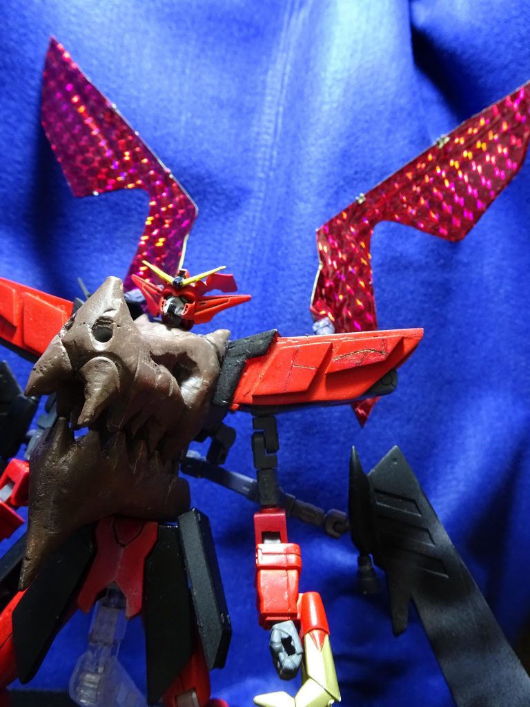 兵装2:サテライトミラー兼サテライトハックシステム
この機体の切り札と呼べるもの。敵のサテライトシステムに対するカウンター兵器である。クロークを展開することで送電システムを一時的にこちらの手中にすることができる。但し自身からサテライトシステムを要請することは出来ず、相手が使用した場合のみ発動できる。その使用時画面にはGX-9900 NT-002の文字が浮かぶという