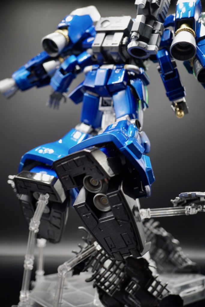 デラーズ・フリートの拠点『荊の園』でガトー専用に改修されたという脳内設定GP02を最後までご覧下さりありがとうございました!!!ガンダムらしからぬ骨太の重MS。古いMGだけど想像を交えとても楽しく組み立てることが出来ました。