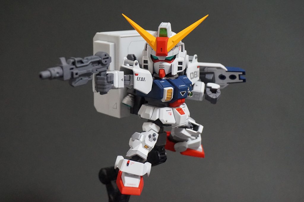 100mmマシンガンを構えている姿が一番しっくりきます。