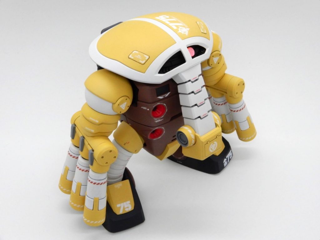 ラインや大物のデカールはリコーSP C250Lプリンターで出力しています。MSV時代の画から拾えるマーキングは拾いながら、“解像度を上げ”てメカ感を出す方針。