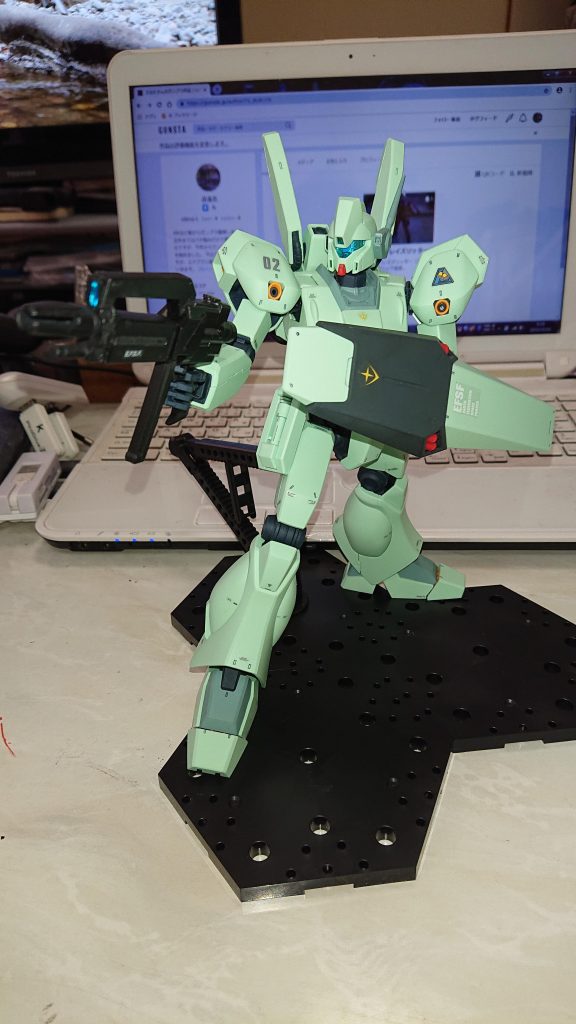 ポージング難しい。