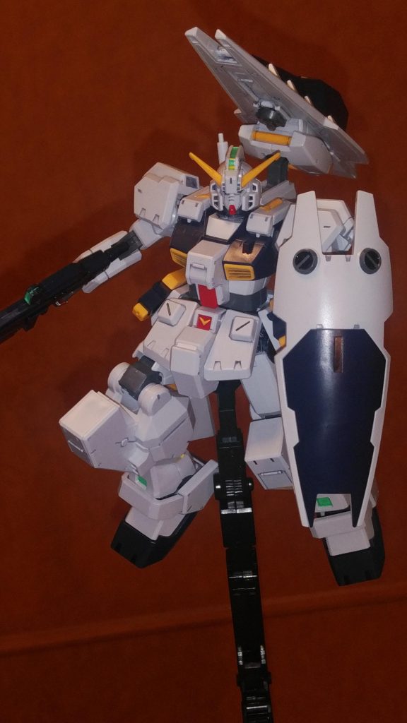 デカールシールとツヤ消し前の状態です。すでにイケメン