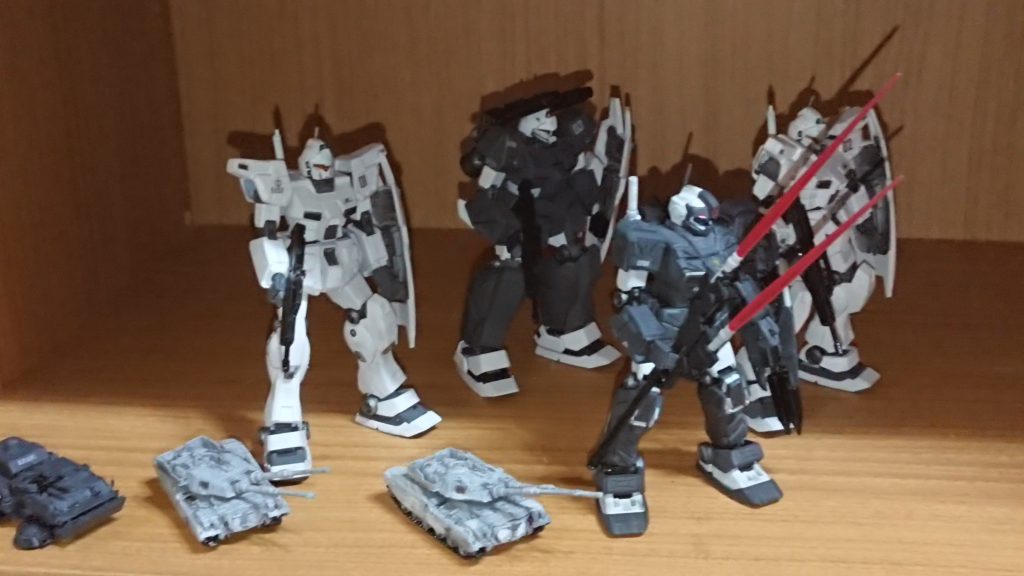 ジャブロー所属特務襲撃部隊–3枚目/制作者：トッシー