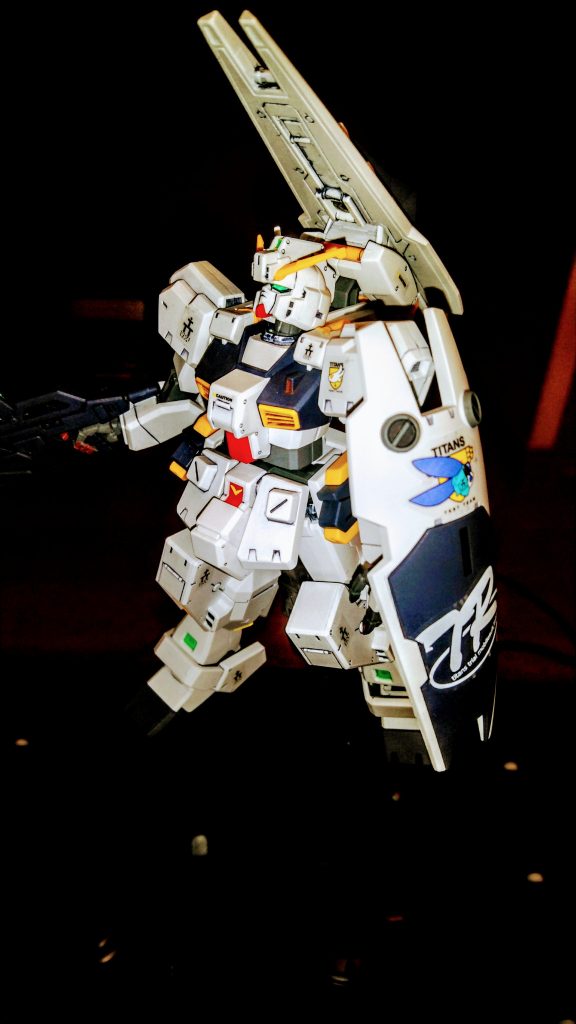 スミ入れとツヤ消ししただけでこの完成度は凄い…しかも10年程前のガンプラと知り、更にビックリ