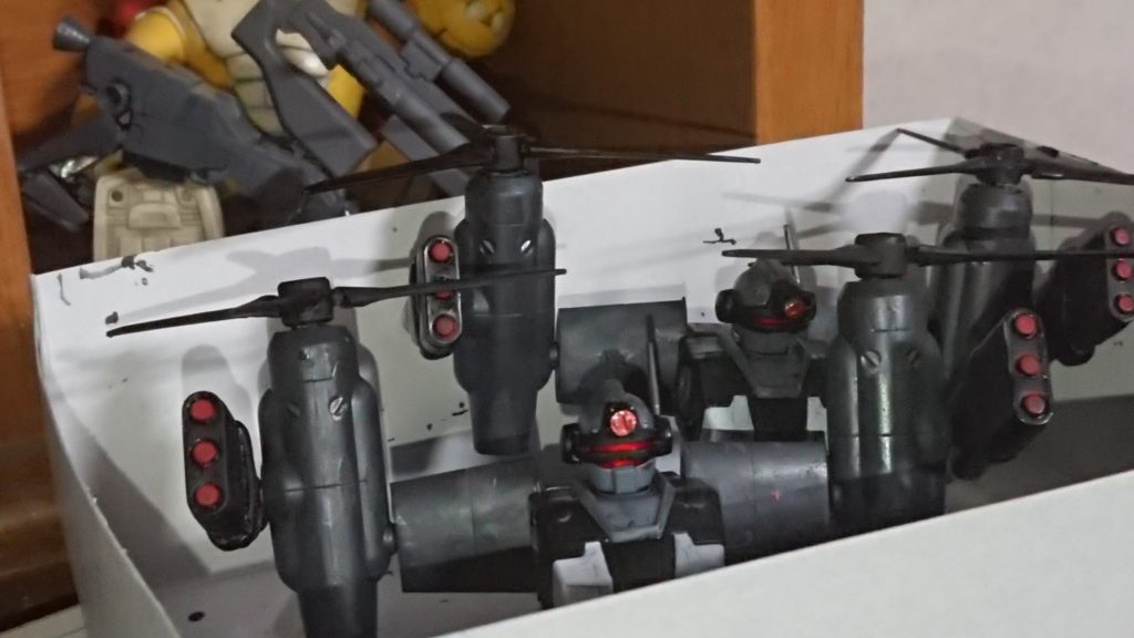 ここまで来たときは、「このまま足なくても運用できるのでは？」なんて寝言をほざいてましたが
 
足はバランスとるのにも必要なんですw

特に地上ではですけどね(笑)