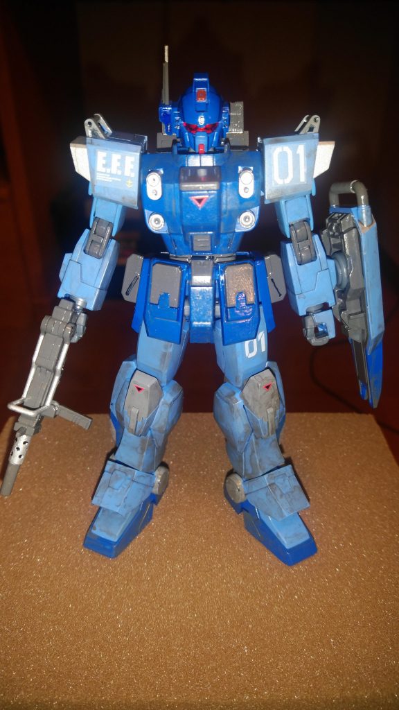 全身に汚しと付属のデカールシールを貼り付け、最後にツヤ消しスプレーで仕上げました。