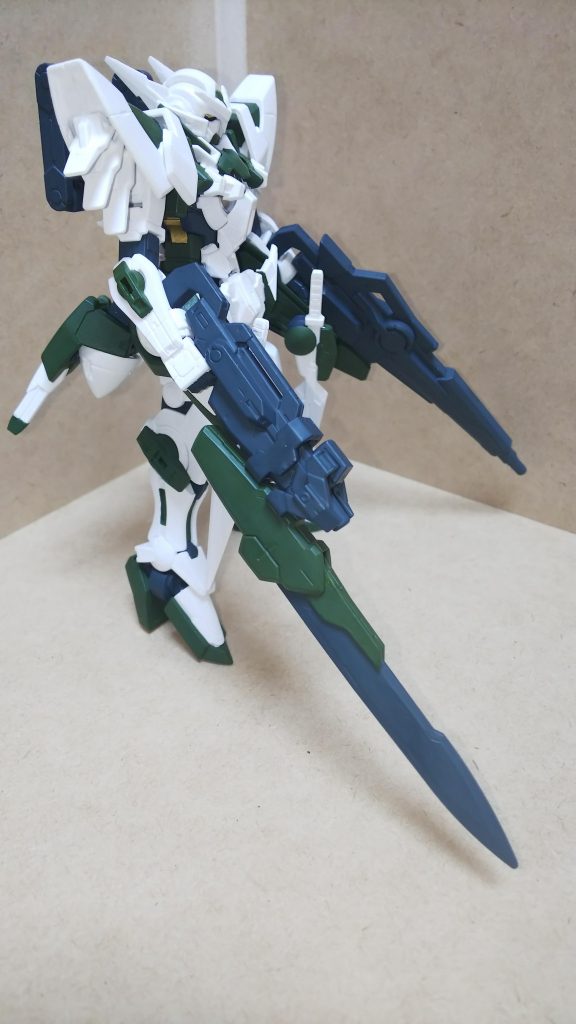 追加武装のプロトGNソードライフル
GNビームライフルにプロトGNソードを取り付けただけですが、個人的に結構気に入ってたりします