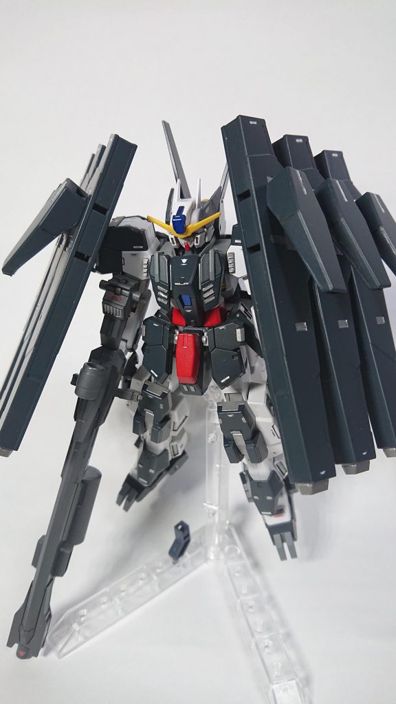 ホルスタービットは完全にシールドビットとなっています。その上に小型シールドビットが装備されています。