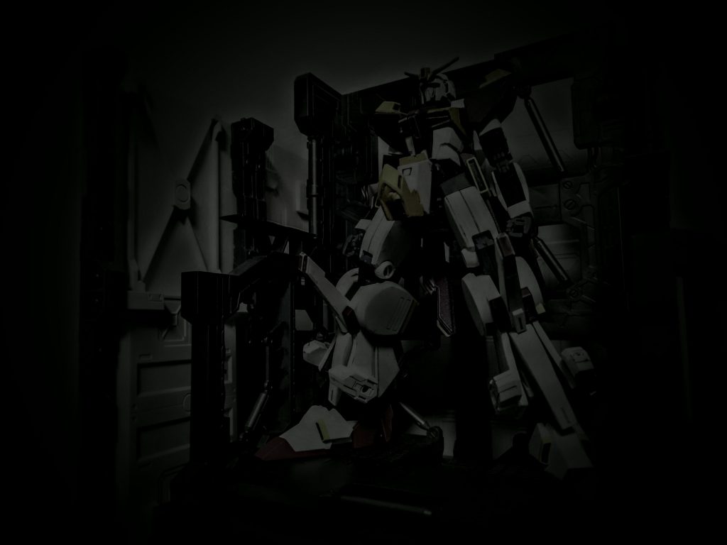 最終調整の際の記録。
尚、主な使用ガンプラは
頭部 Zプラス
胴 デスティニーガンダム
肩 デスティニーガンダム
腕 漏影
下半身 ZZガンダム である。