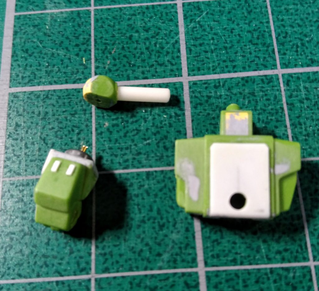 腕は、塗装等も考え、接続方法を変更しました。