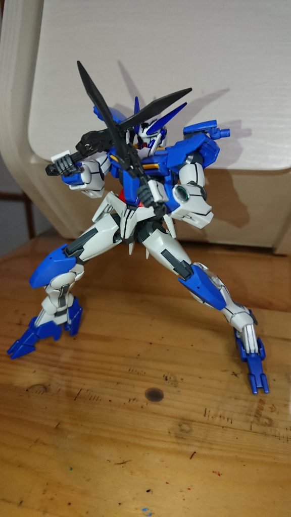 足の可動域が少し広いです。