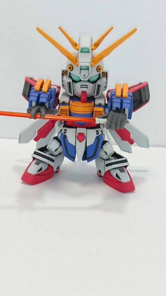 ゴッドスラッシュ。
キットのハンドパーツは大きめなのですがゴッドガンダムは格闘機ということもありそのまま使用しました。