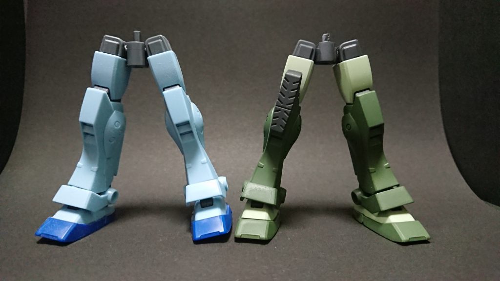 足の付け根は接続位置を下げる加工。
脚長効果と可動範囲が広がります。