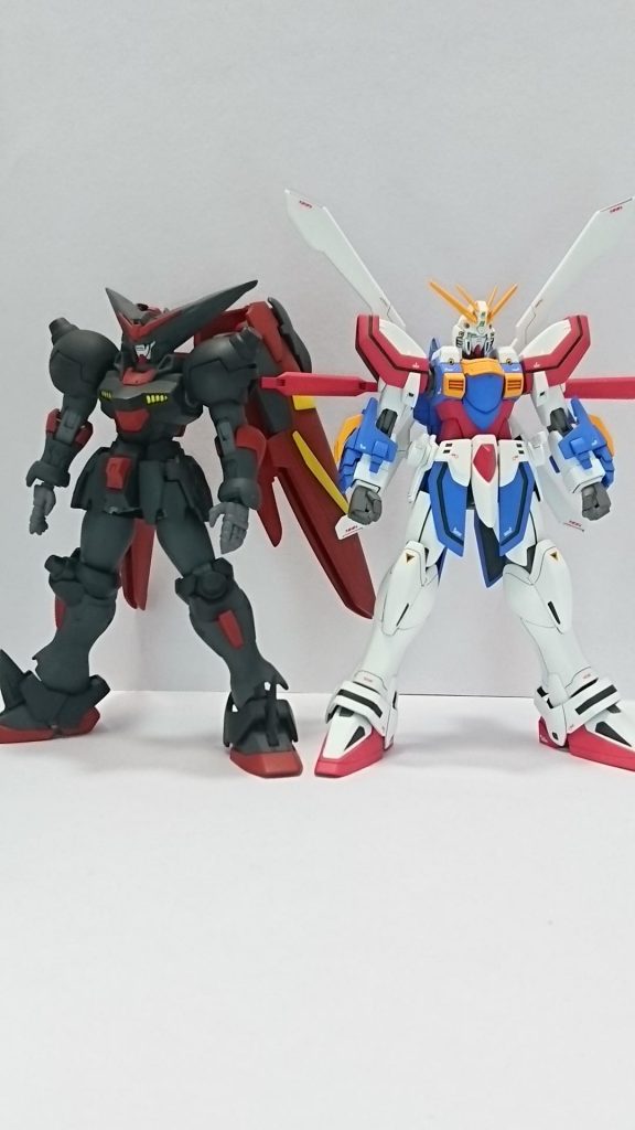 昔作ったマスターガンダムと。
実は平成最後の完成品。
完成したのが4/30の23:30分だったのでギリギリでした…