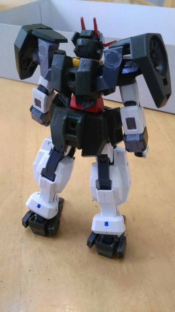 ちなみに見辛いですが、足の青いトコはセンサーです。
上腕はケルディム、前腕はサバーニャを使用。