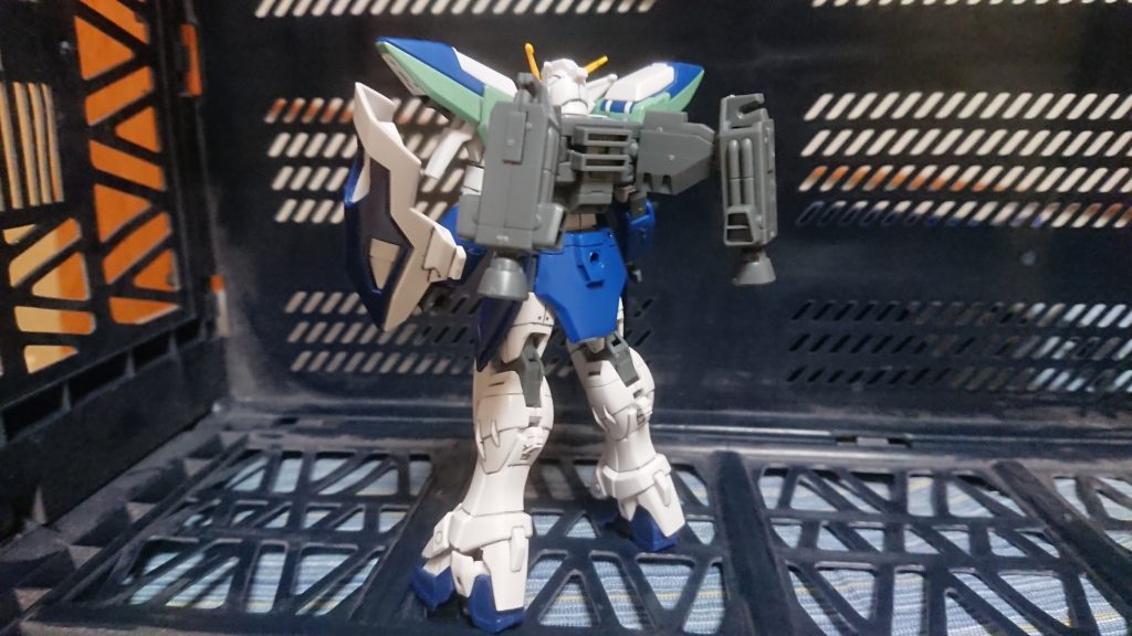 《武装》
・バスターライフル
ウイングガンダムに装備されているバスターライフルに似た装備。
内部構造はトーラスやビルゴのビームキャノンに近く、オリジナルのような威力こそないが、高出力のビームを発射する。
・ビームサーベル
両肩に格納された格闘戦用装備。
出力こそオリジナルのウイングゼロに劣るが、敵MSを切り裂くには十分な威力を誇る。
・ビームガン
シールドの両サイドに設置された武装。
リーオー用のビームライフルと同等の威力を持つ。