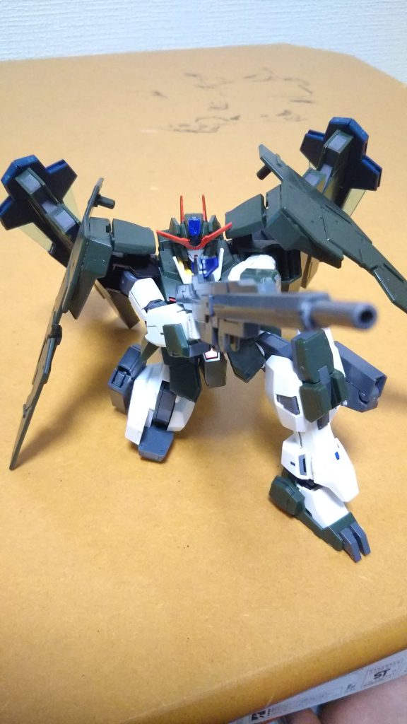 ここからは武器を。
GNスナイパーライフルⅡ改。
ケルディムのライフルの3連バルカンモードをオミットし、最大射程距離を伸ばしました。