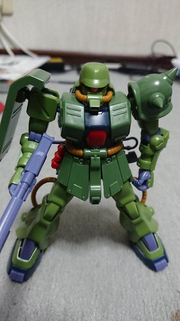 Bタイプの頭部は、ギラドーガやギラズールに通じるデザインで、後のジオン系組織のセンスの原点だと思う。