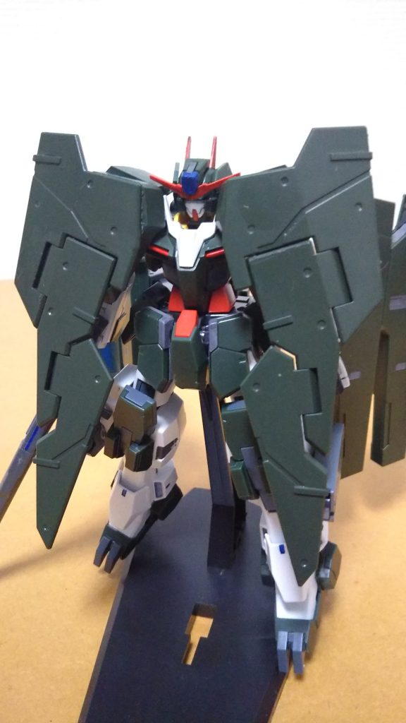 シールド展開。
なるべくミサイルポッドの射線とかぶらないようにしました。