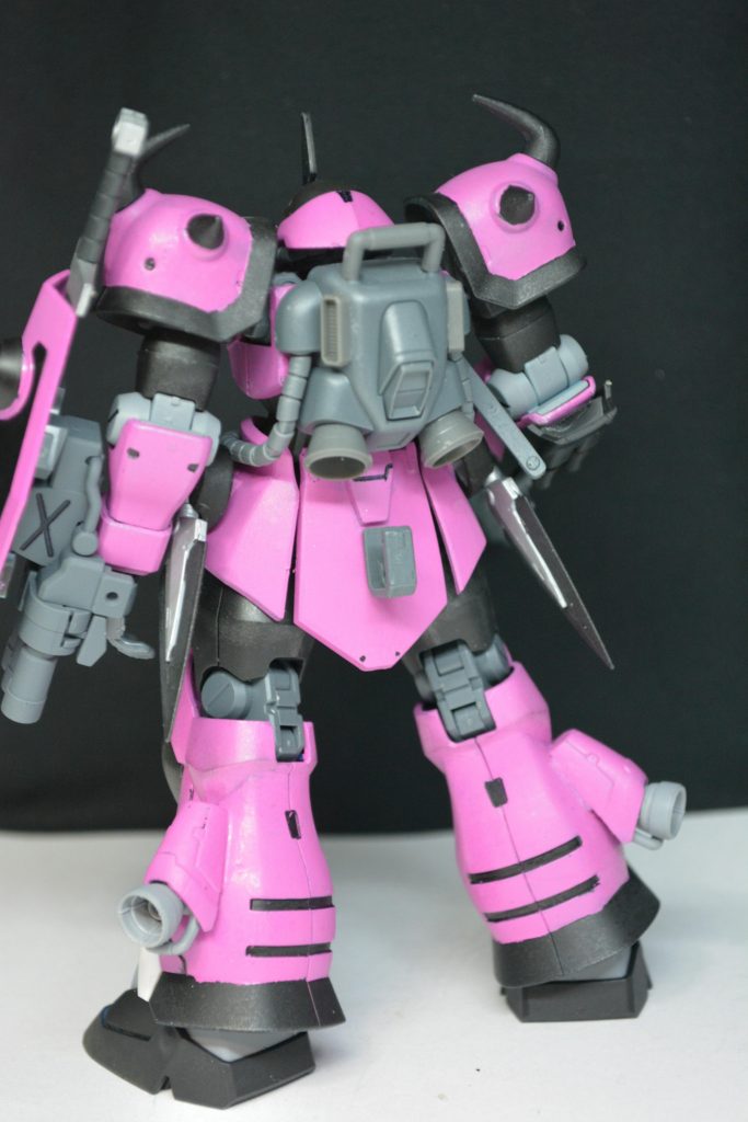 ## 背面

元々イフリートは陸戦用ですが、このイフリート・イグニスは宇宙に対応しておりバックアップと脚にバーニアを追加しています。